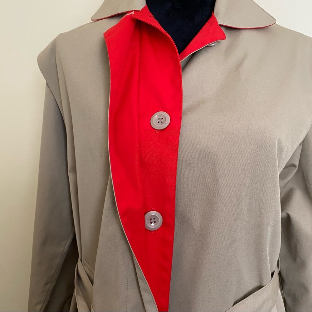 Women’s Trench Dress Coat size 8PET Beige w/ red details, tie waist, like new - Picture 7 of 16
